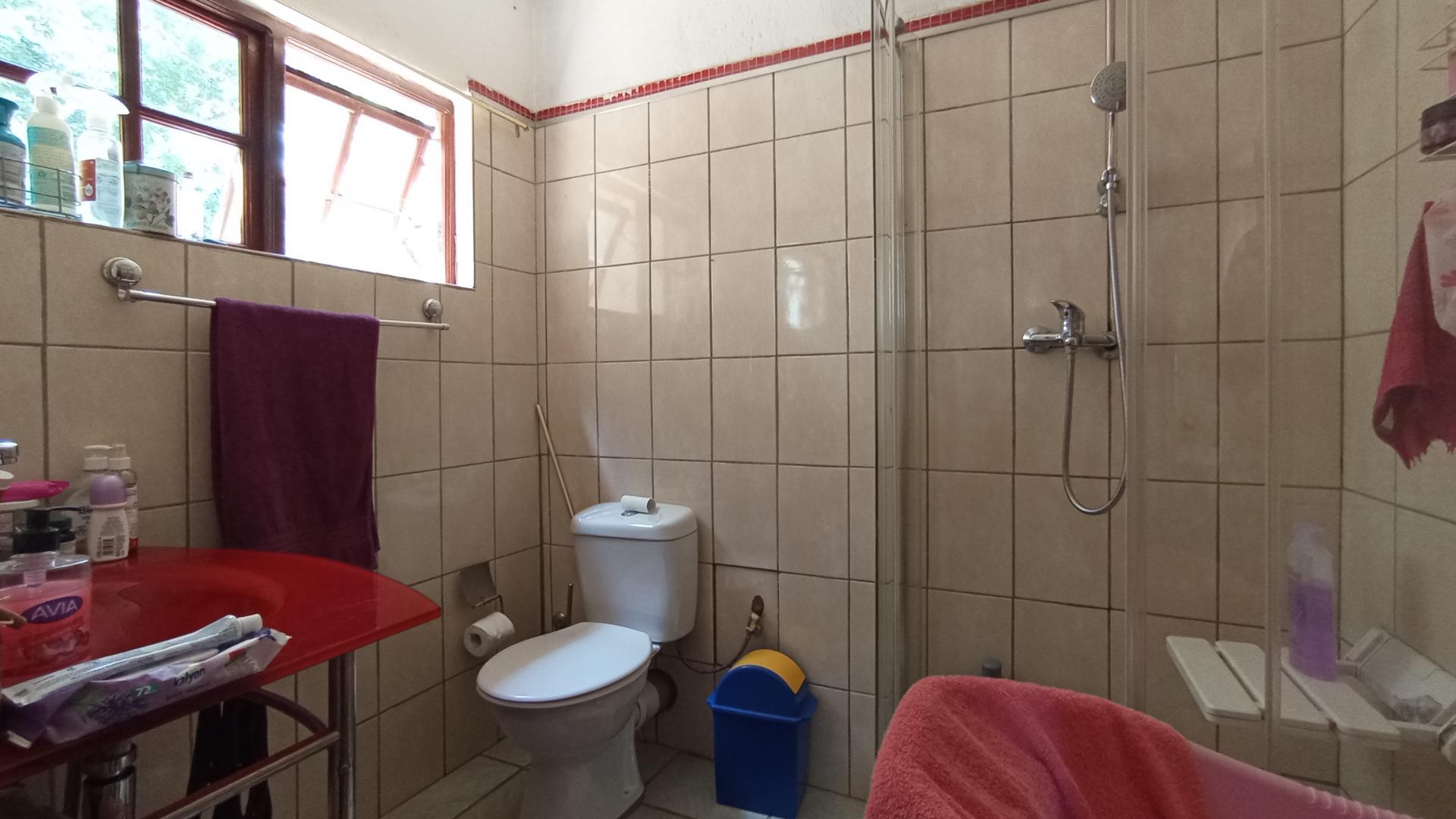 Bathroom 3+ - 27 square meters of property in Elandsfontein JR