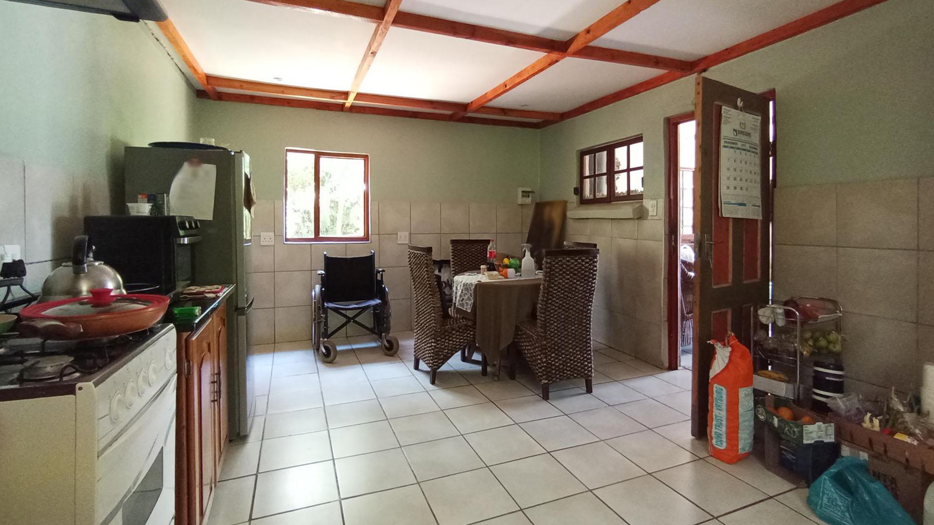 Kitchen - 44 square meters of property in Elandsfontein JR