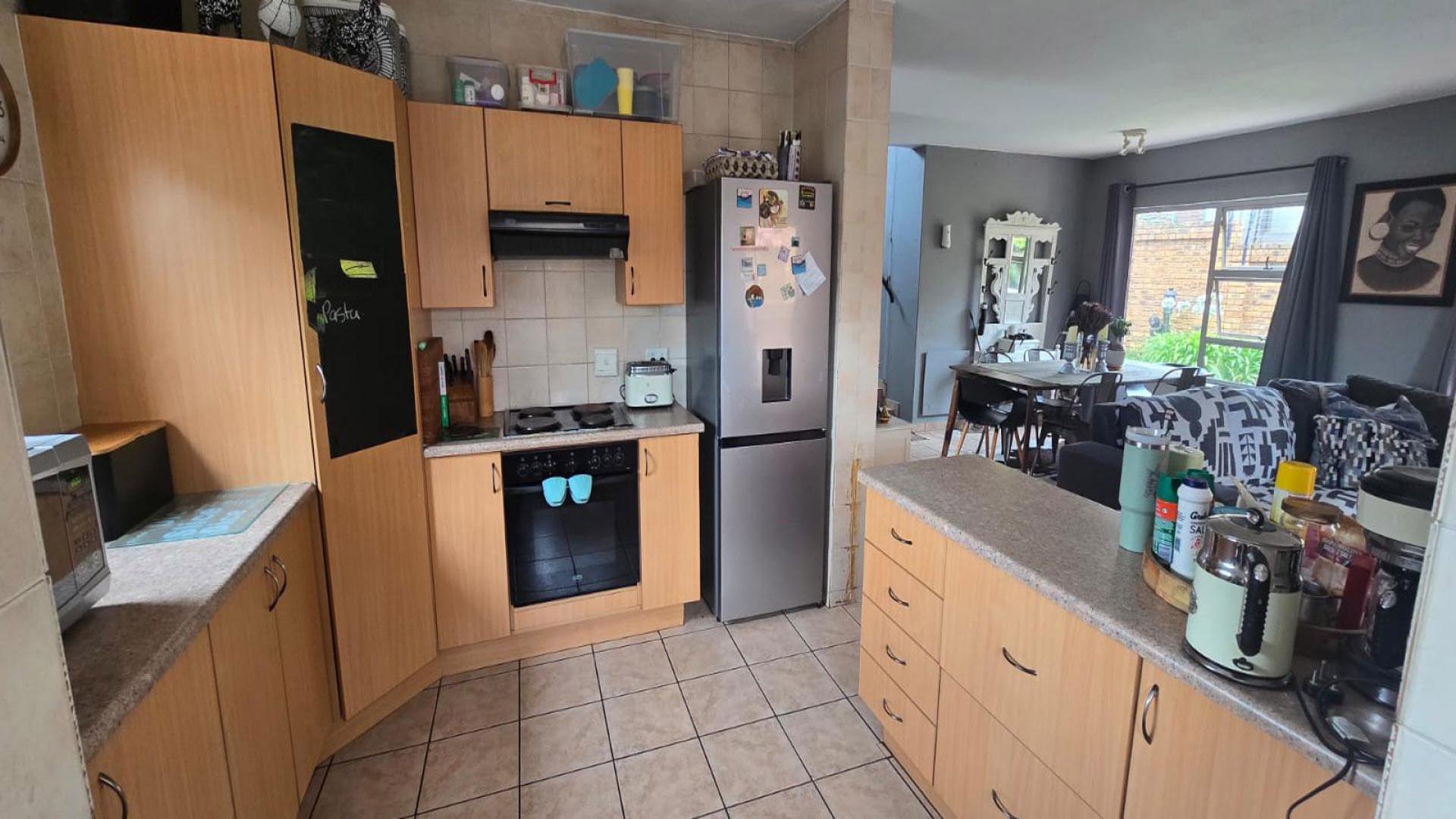 Kitchen of property in Glen Marais