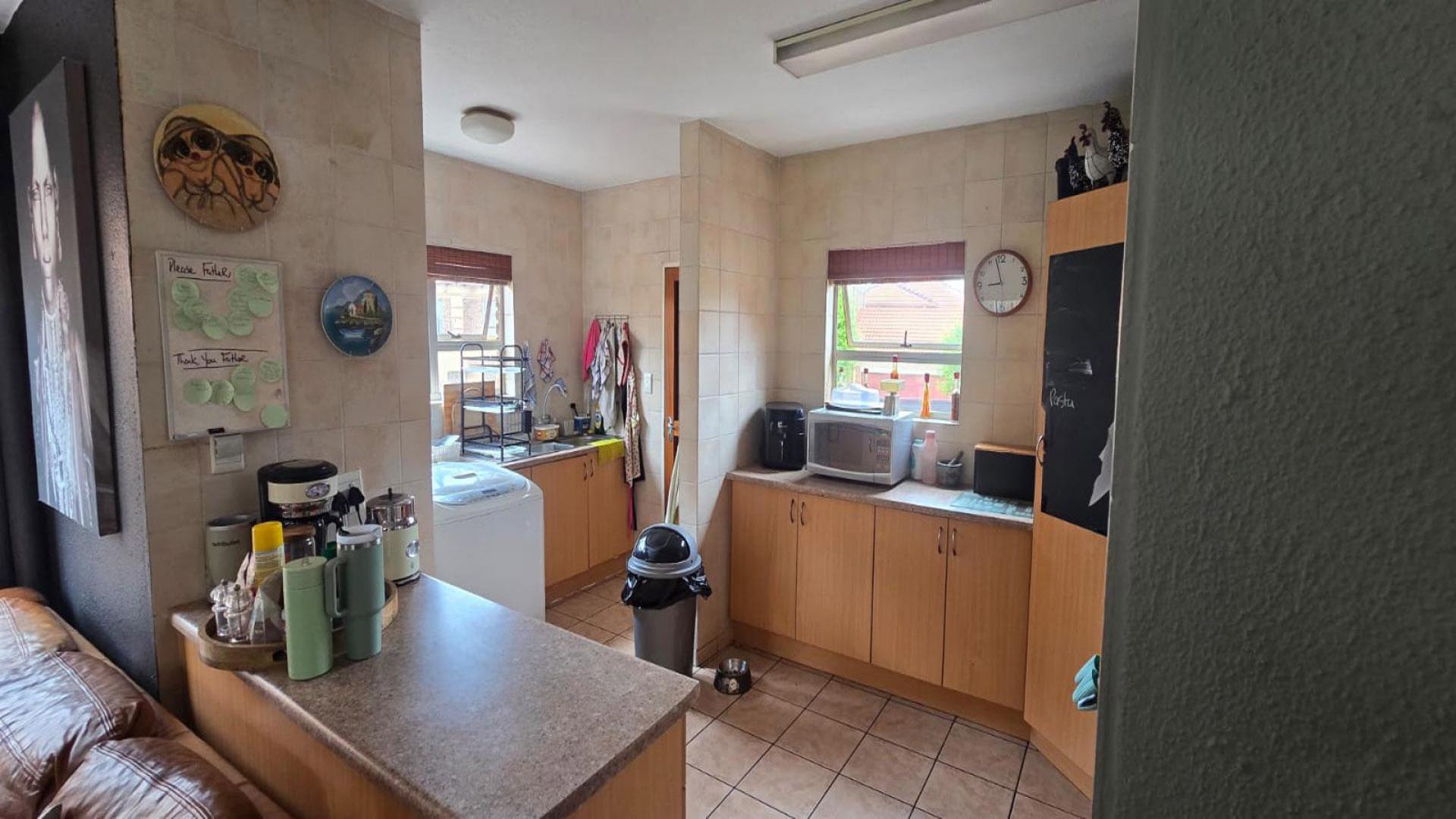 Kitchen of property in Glen Marais