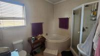 Bathroom 2 of property in Glen Marais
