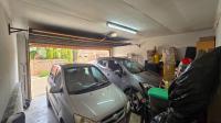 Garage of property in Glen Marais