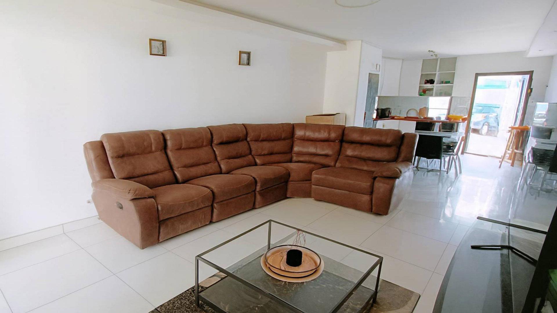 Lounges of property in Musgrave