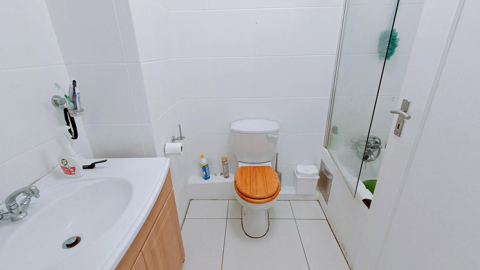 Bathroom 2 of property in Musgrave