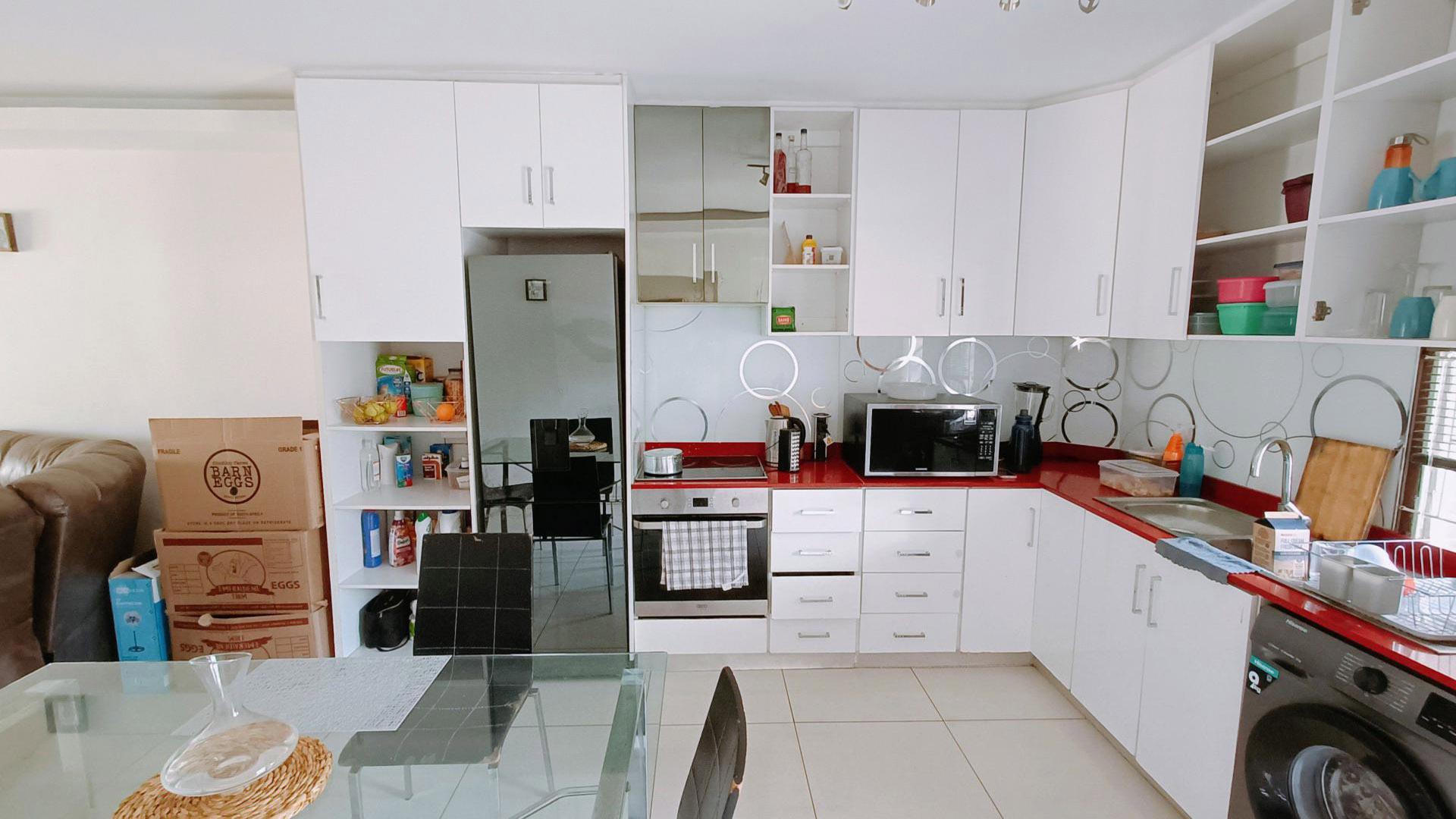 Kitchen of property in Musgrave
