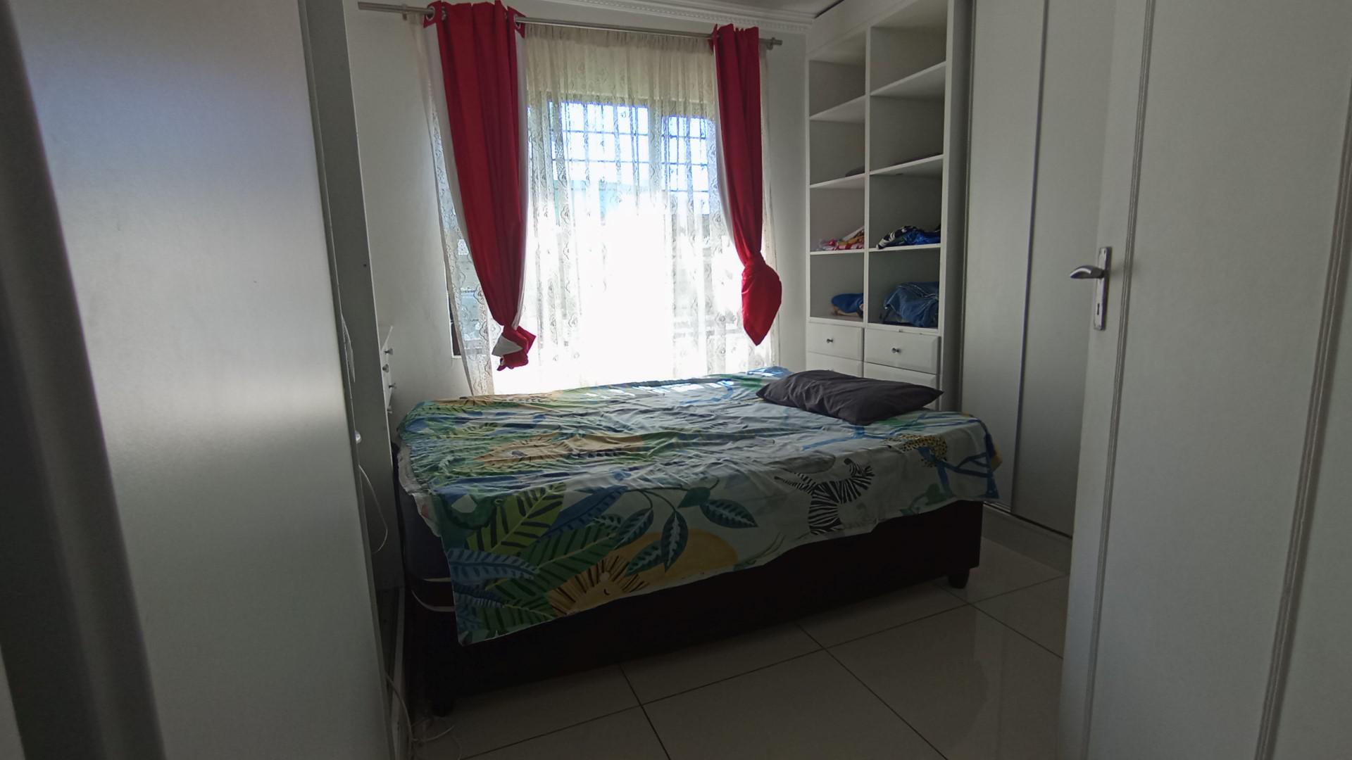 Bed Room 2 - 14 square meters of property in Musgrave