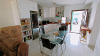 Kitchen of property in Musgrave