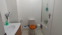 Bathroom 2 - 6 square meters of property in Musgrave