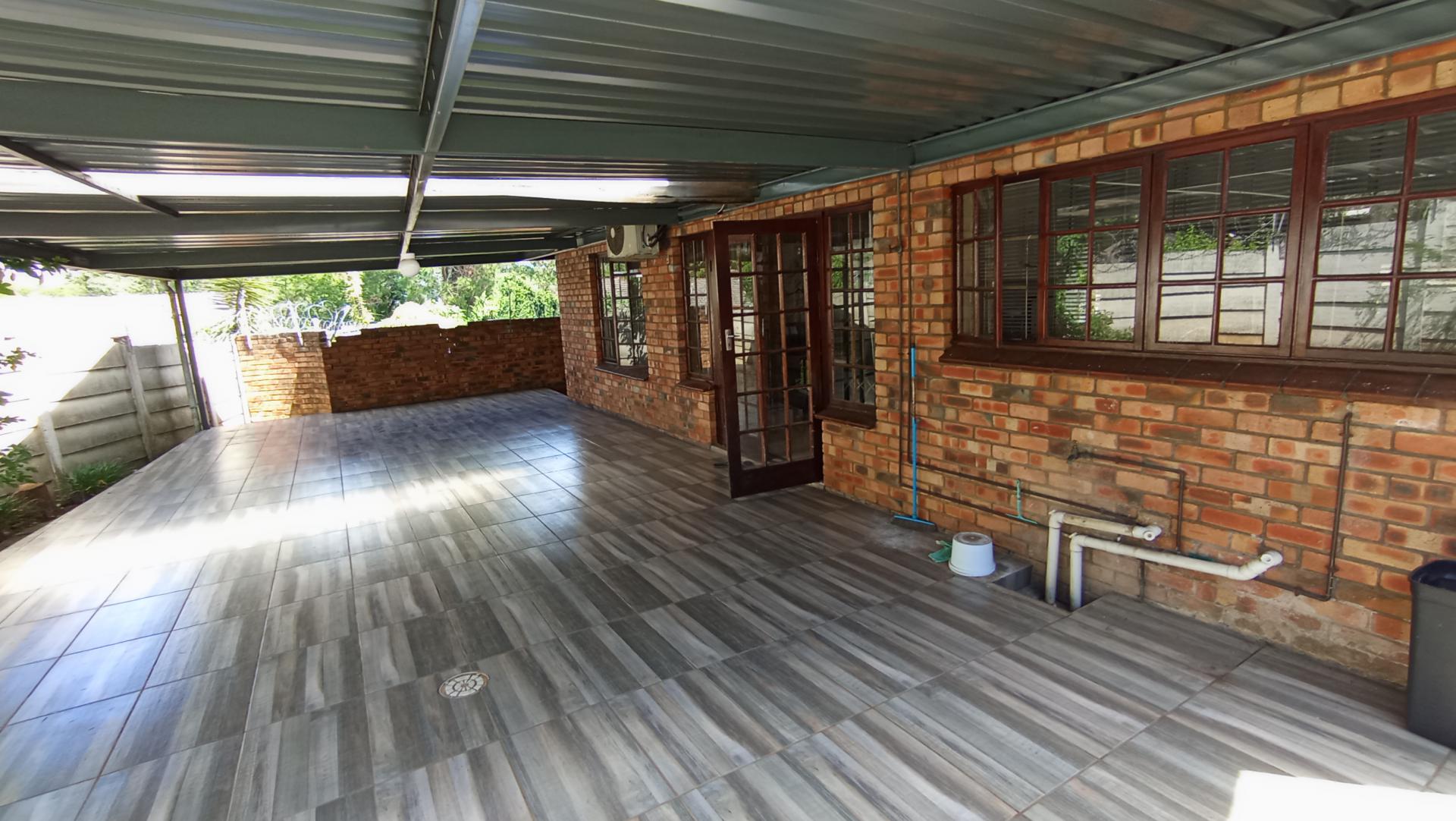 Patio - 32 square meters of property in Scottsville PMB