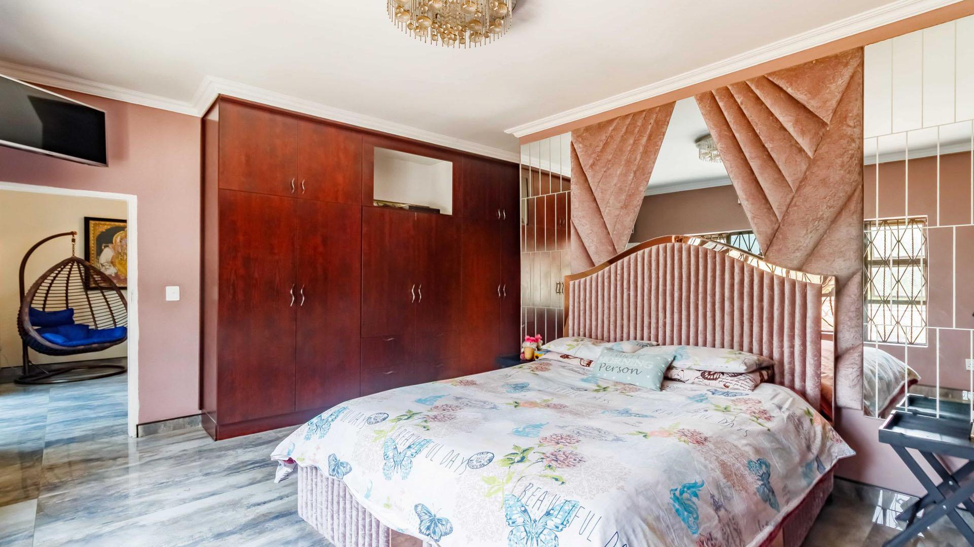 Main Bedroom of property in Midrand