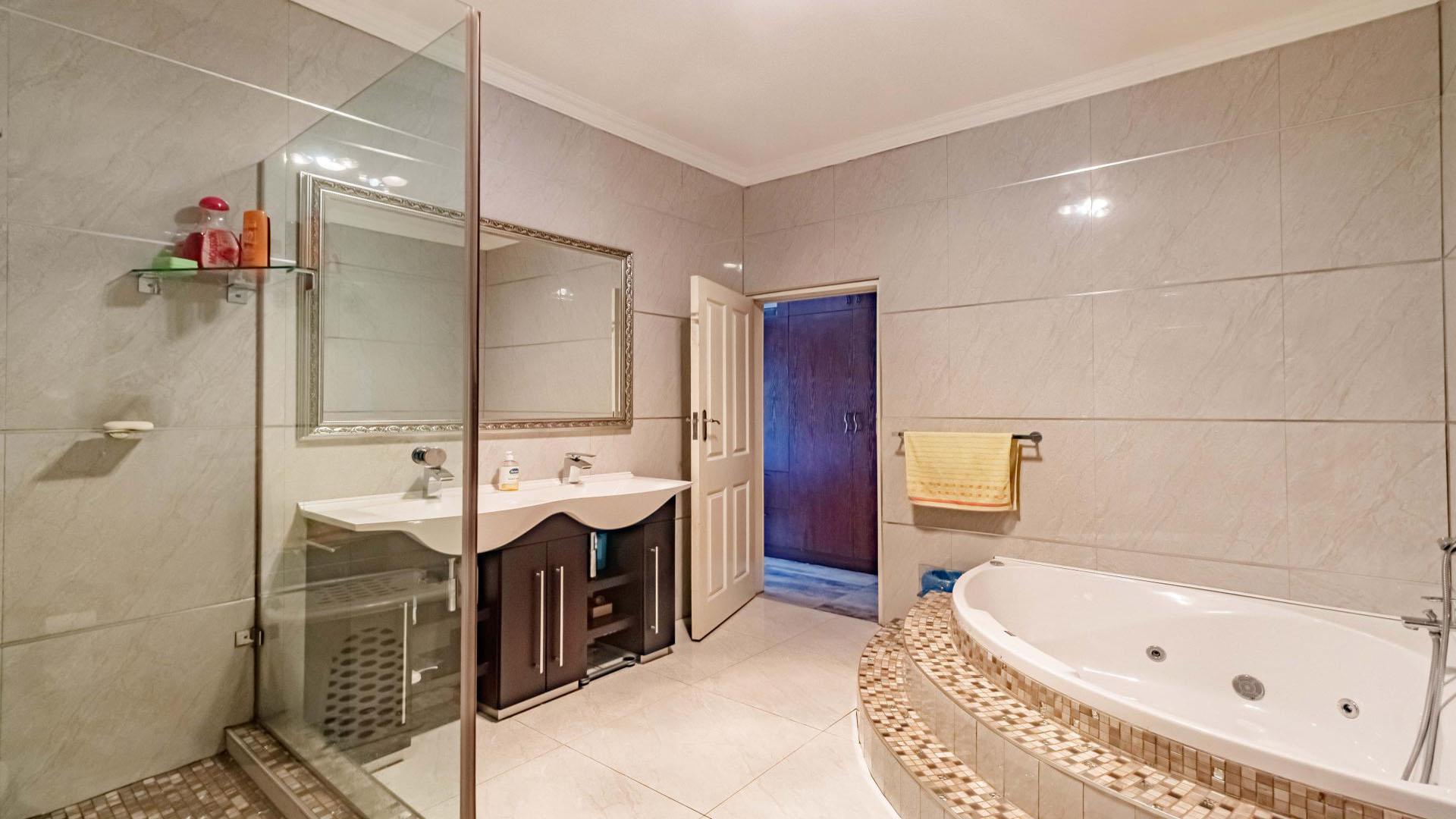 Main Bathroom of property in Midrand