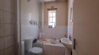 Bathroom 1 - 5 square meters of property in Chloorkop