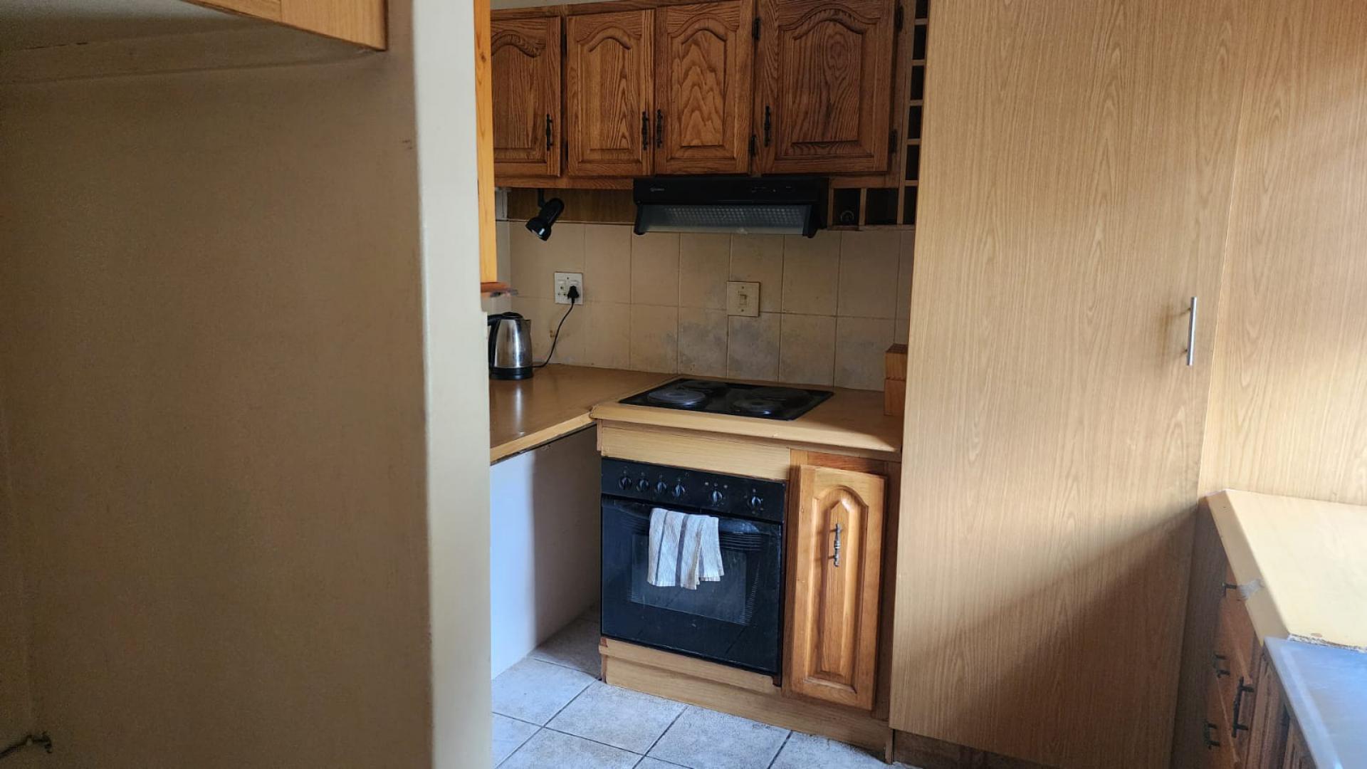 Kitchen of property in Safarituine