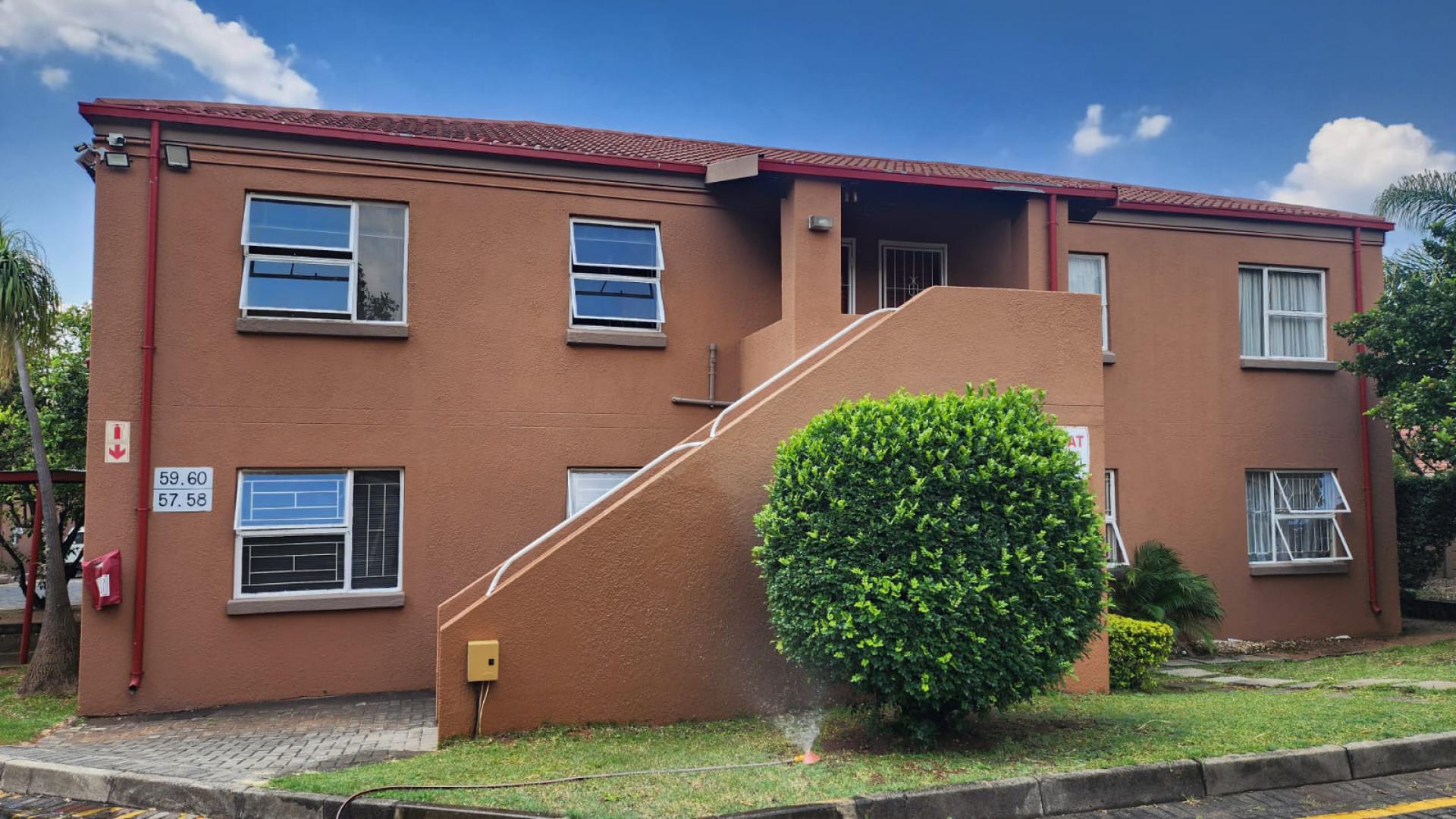 Front View of property in Safarituine