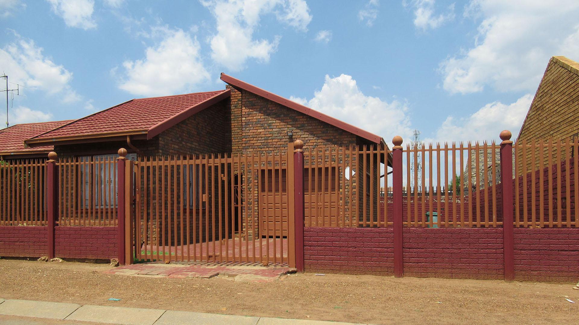 Front View of property in Evaton