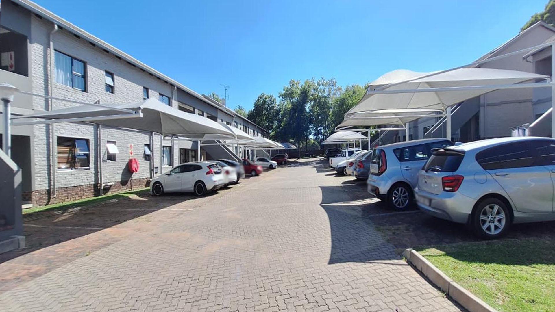 Front View of property in Cloverdene