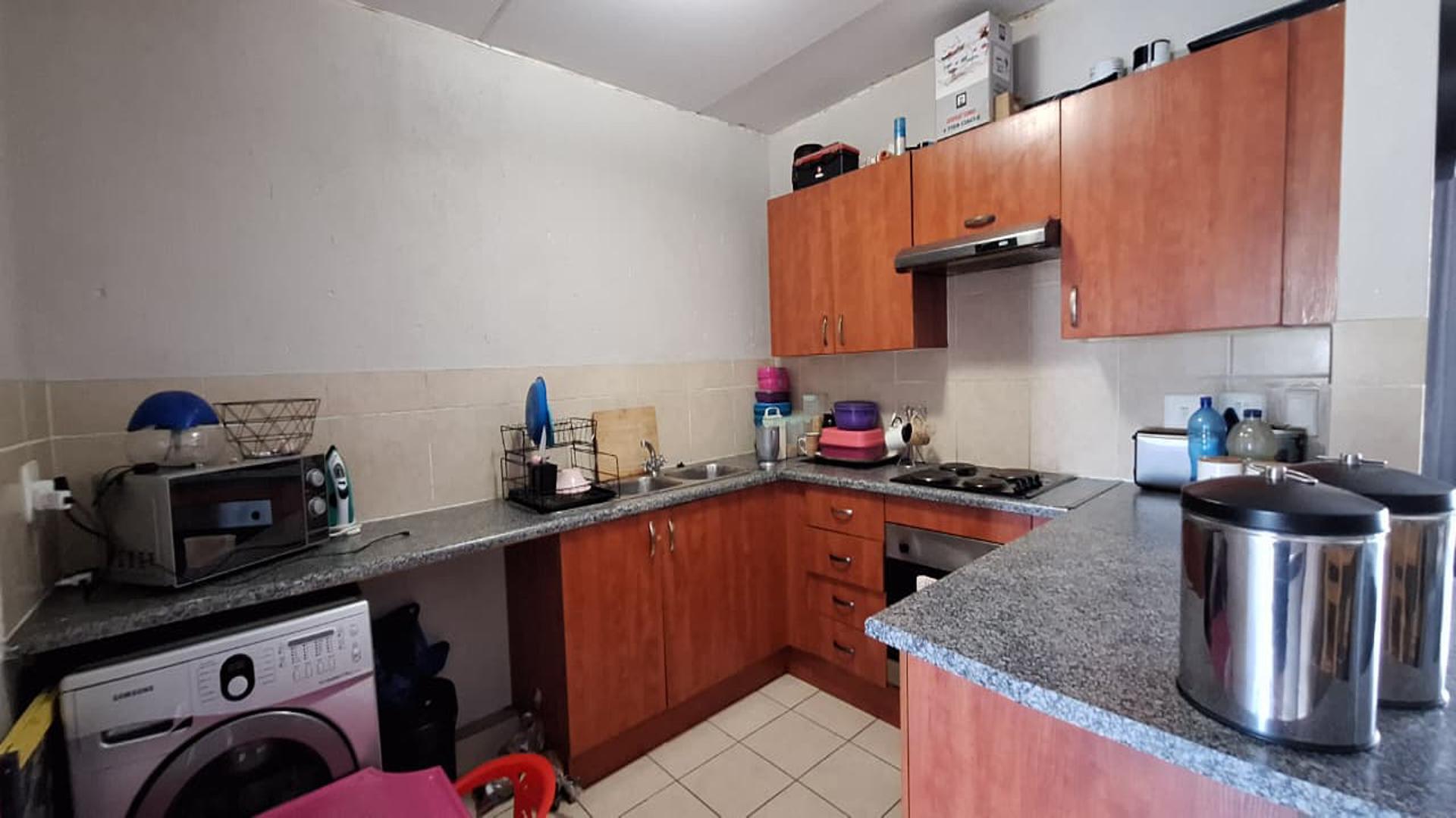 Kitchen - 11 square meters of property in Comet