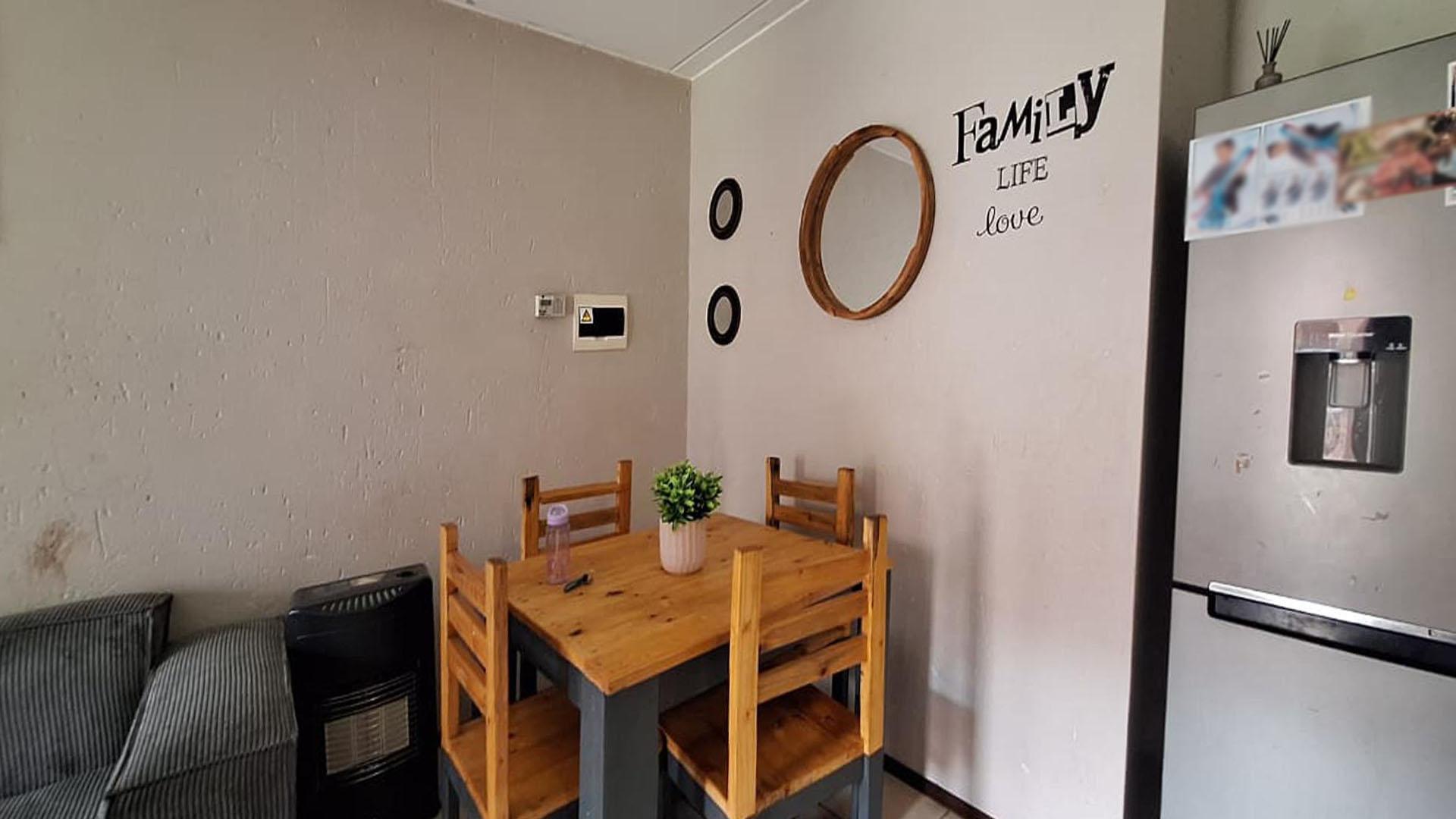 Dining Room of property in Comet