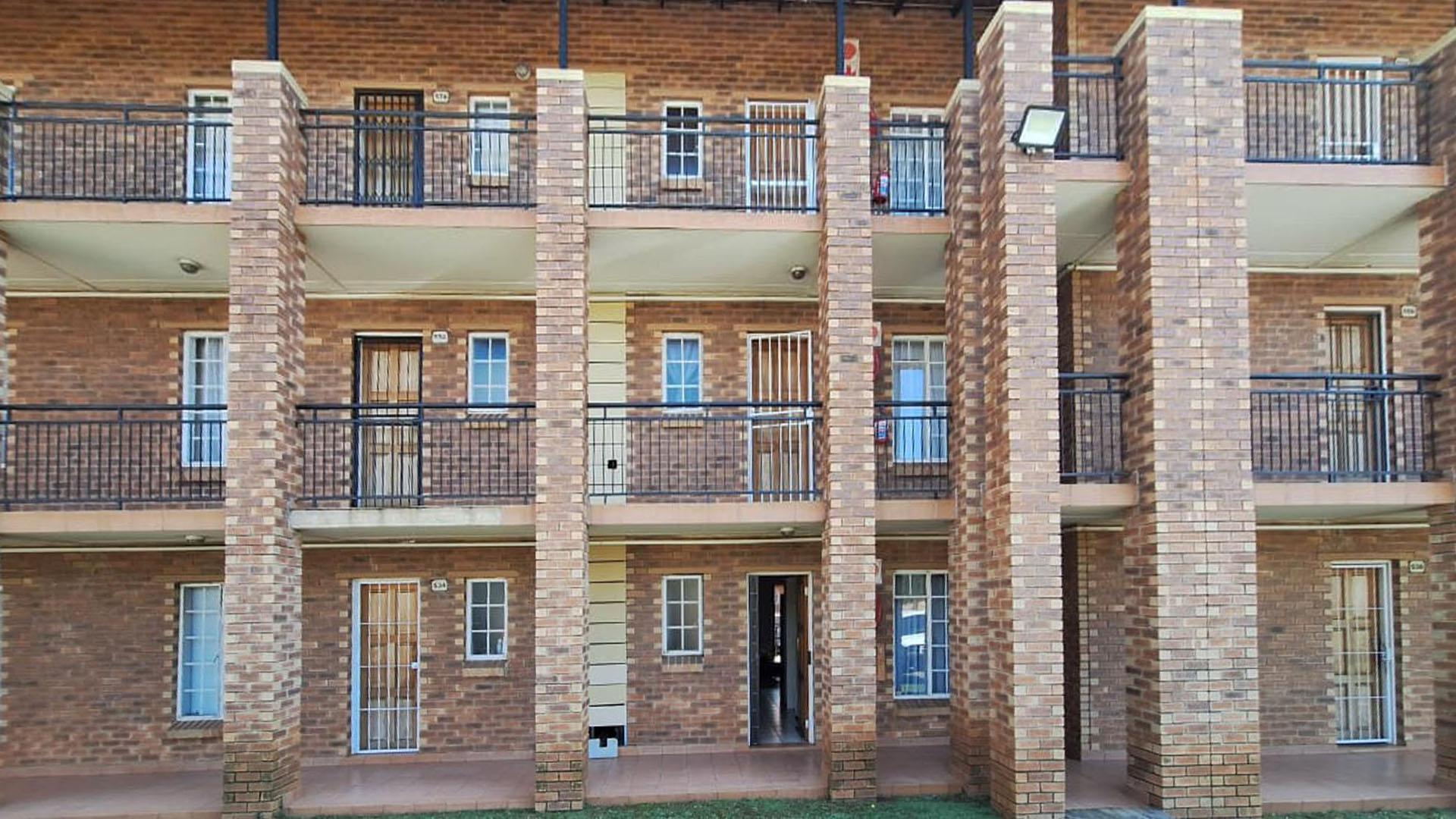 Front View of property in Comet