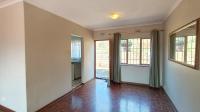 Dining Room - 11 square meters of property in Queensburgh