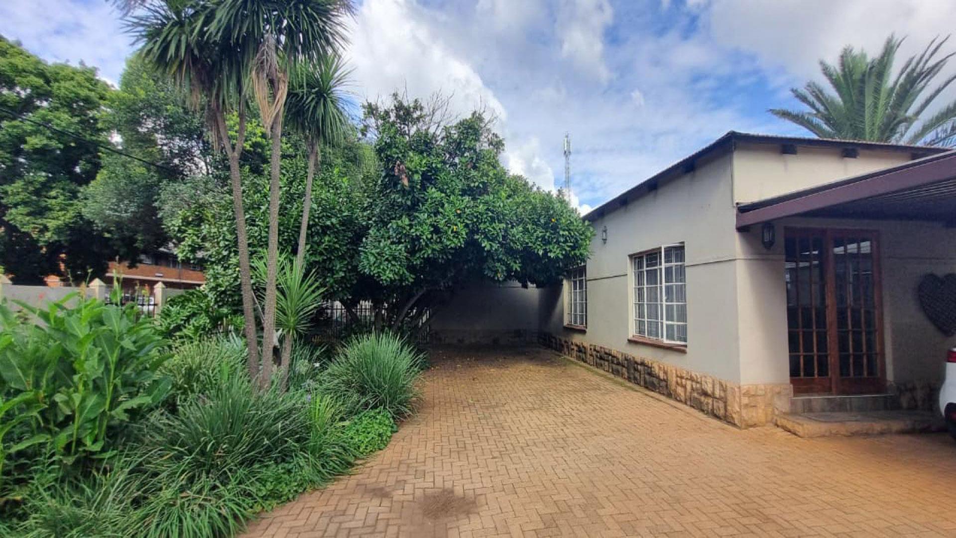 Front View of property in Delmas