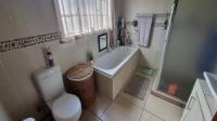 Bathroom 1 of property in Delmas