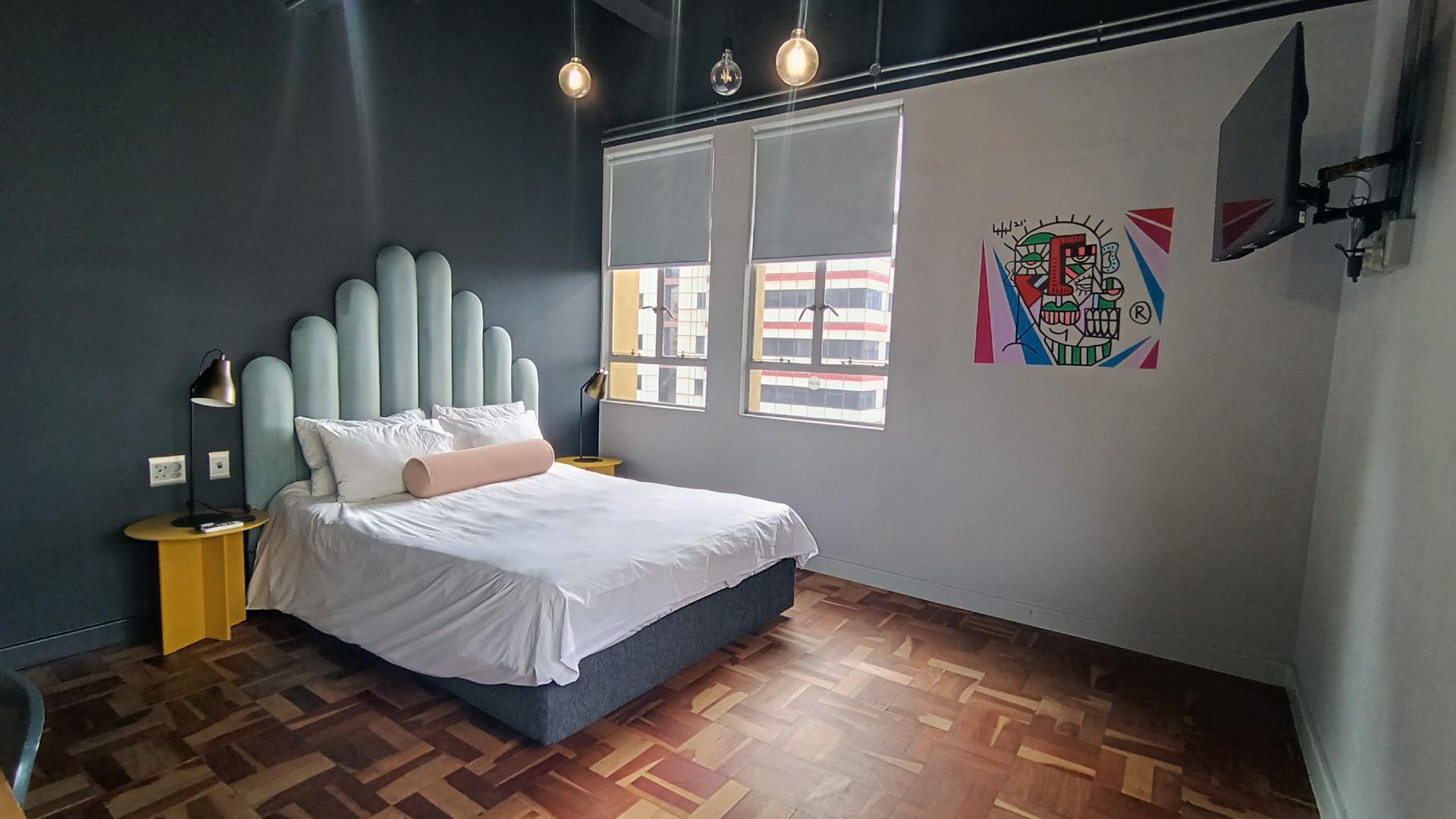 Bed Room 1 - 19 square meters of property in Cape Town Centre