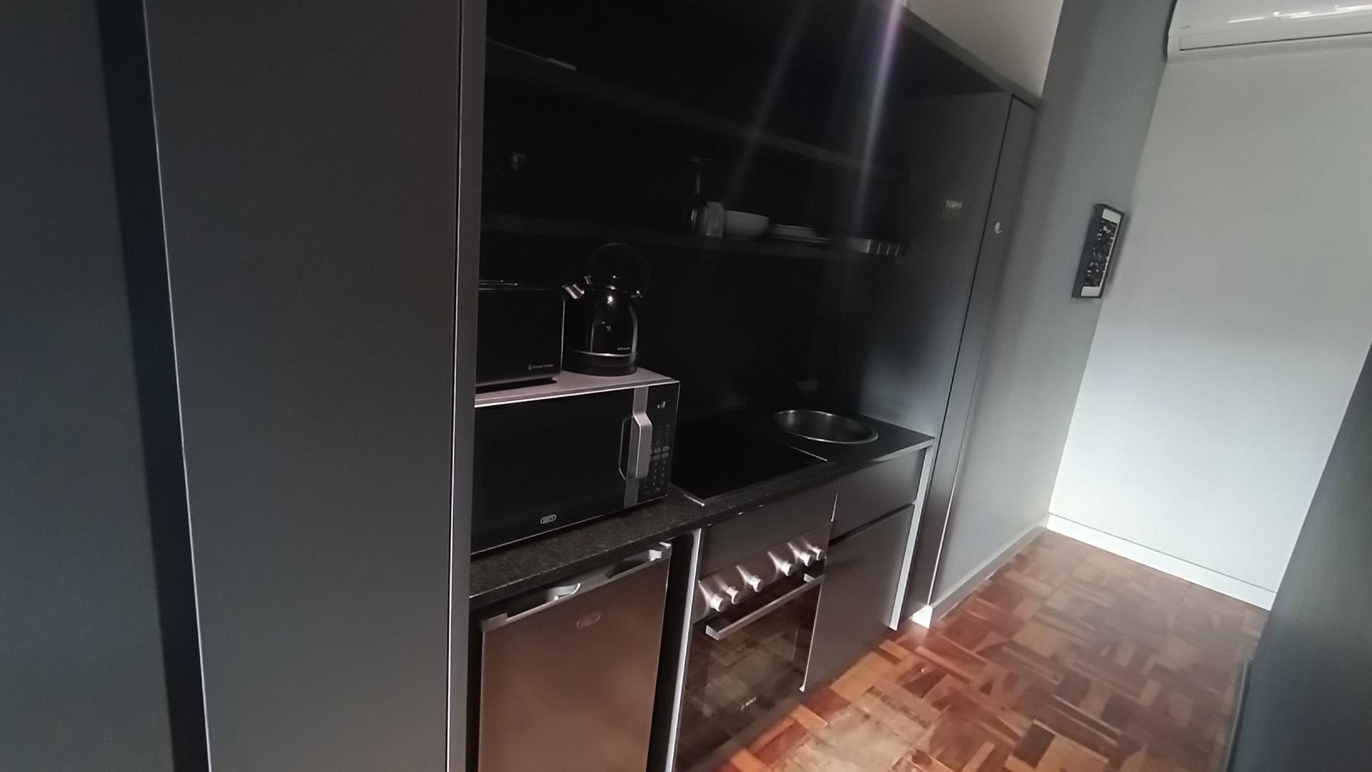 Kitchen - 5 square meters of property in Cape Town Centre