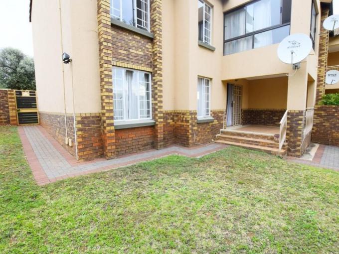 2 Bedroom Sectional Title for Sale For Sale in Moreletapark - MR704150