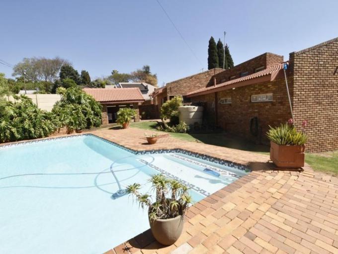 4 Bedroom House for Sale For Sale in Moreletapark - MR704157