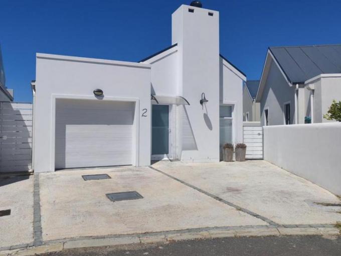 2 Bedroom Simplex for Sale For Sale in Hermanus - MR704165