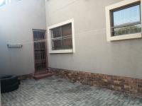 3 Bedroom 2 Bathroom Flat/Apartment for Sale for sale in Ivy Park