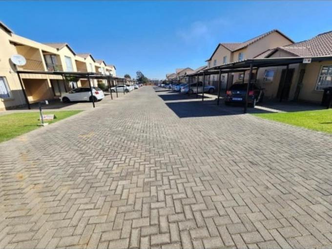 2 Bedroom Simplex for Sale For Sale in Albertsdal - MR704205