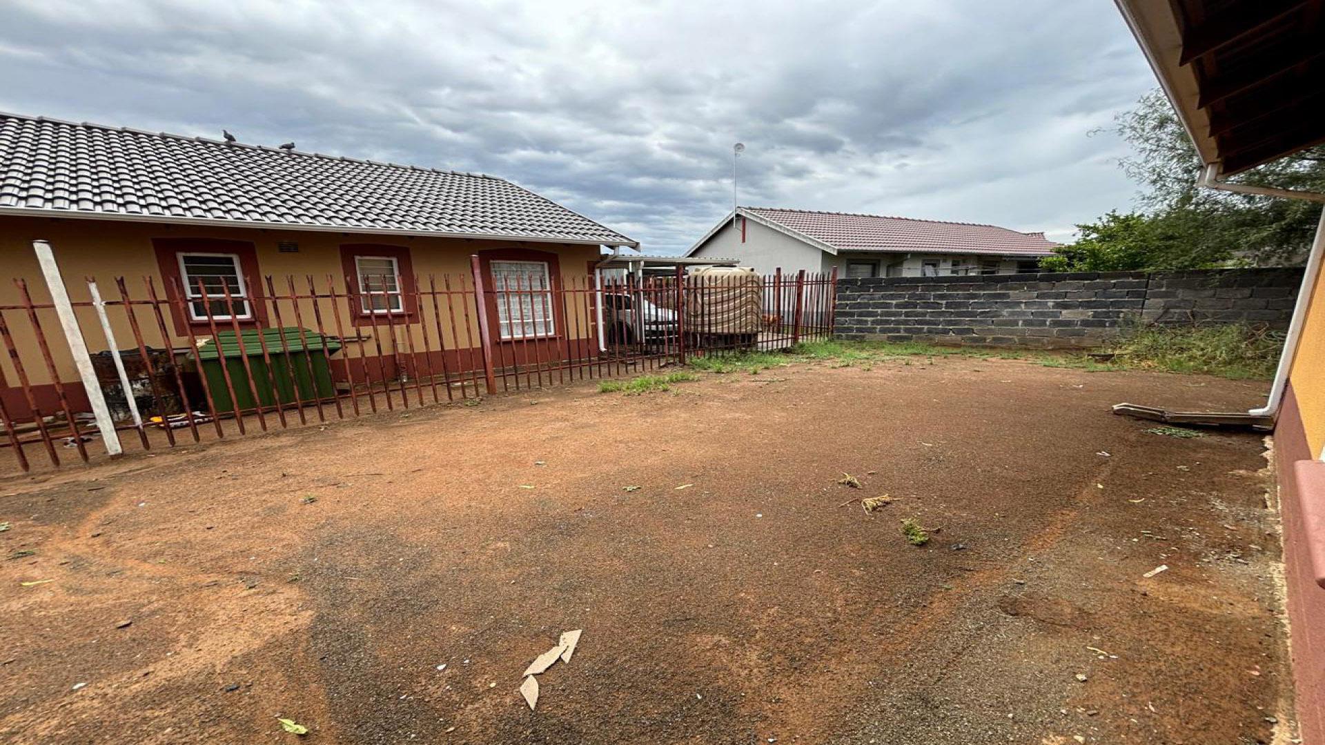 Spaces of property in Roodepan