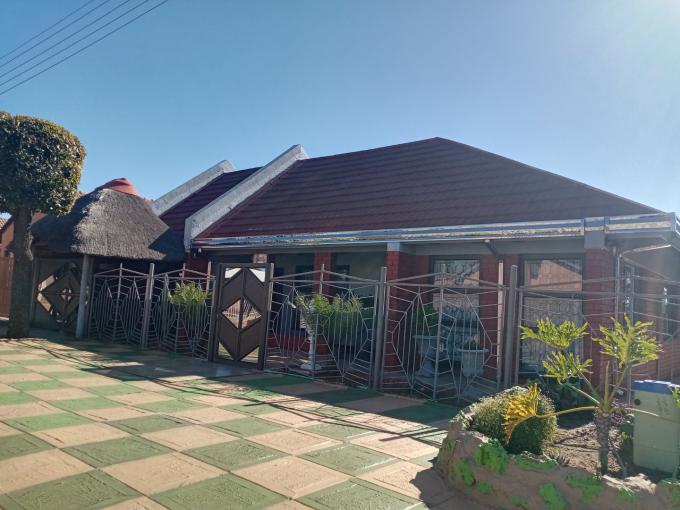 4 Bedroom House for Sale For Sale in Soshanguve - MR704228