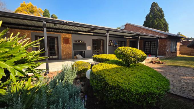 3 Bedroom House for Sale For Sale in Doornpoort - MR704258