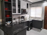  of property in Theresapark