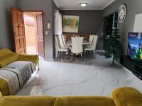  of property in Theresapark