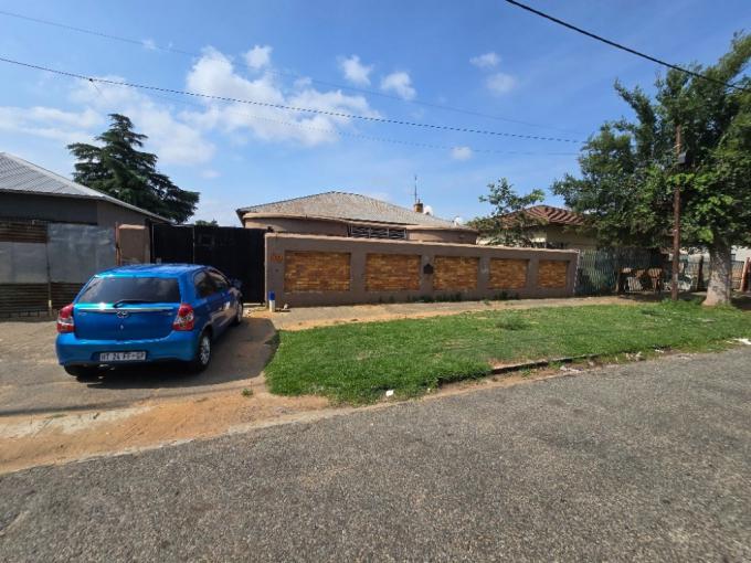 4 Bedroom House for Sale For Sale in Forest Hill - JHB - MR704283