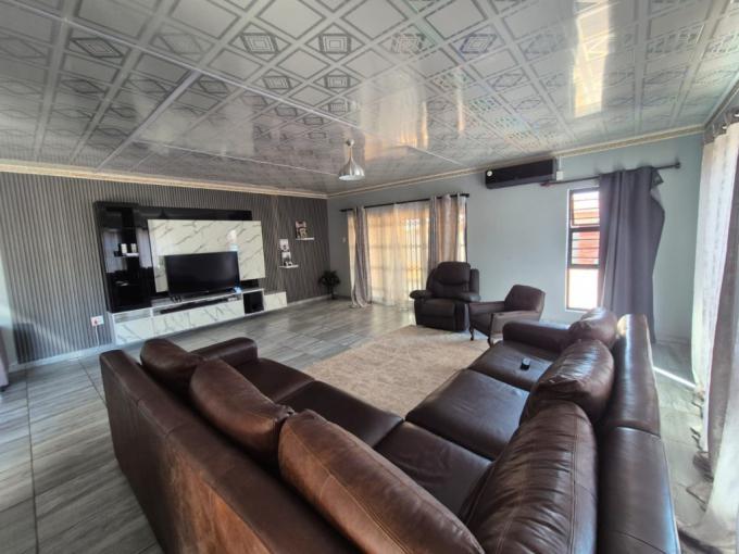 House to Rent in Kathu - Property to rent - MR704289