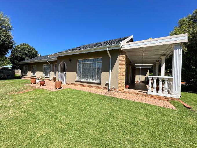 3 Bedroom House for Sale For Sale in Weltevreden Park - MR704295