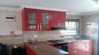 Kitchen of property in Alveda