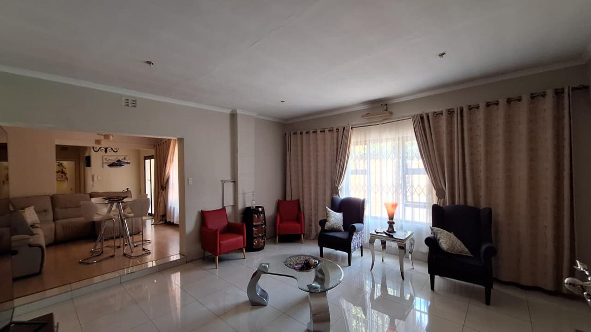 TV Room - 43 square meters of property in New Redruth