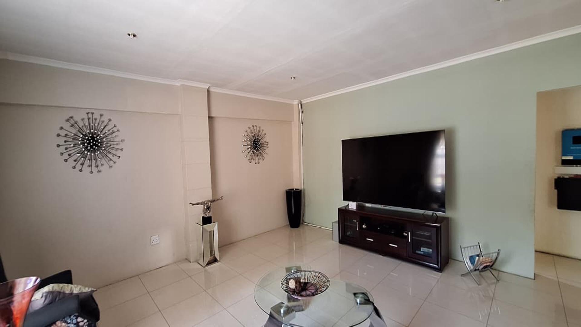 TV Room - 43 square meters of property in New Redruth