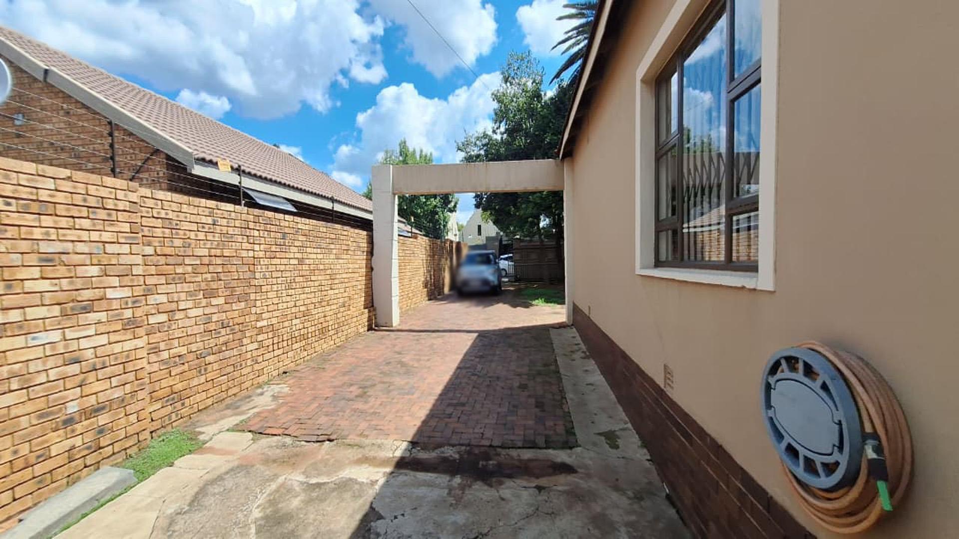 Front View of property in New Redruth