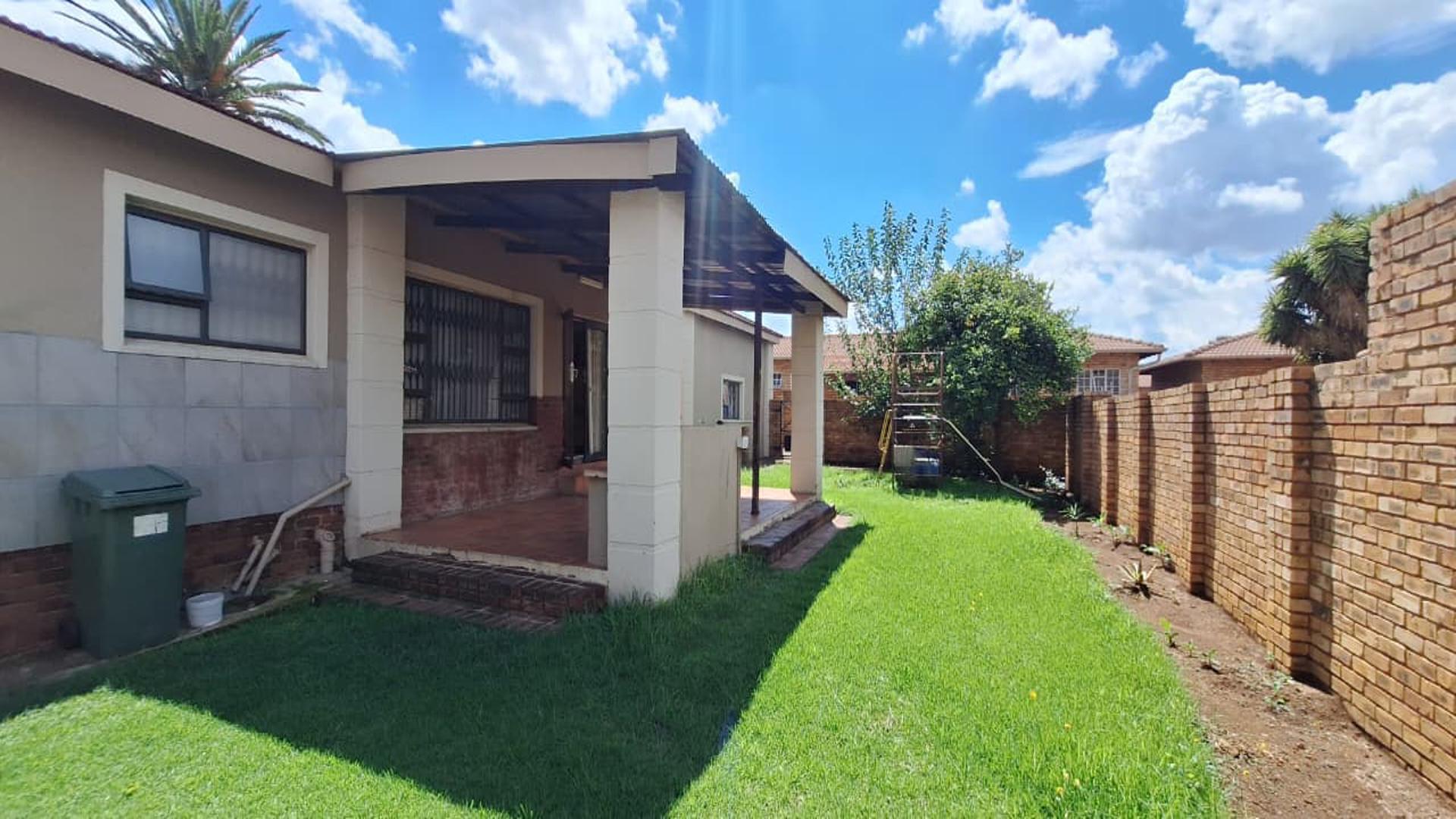 Backyard of property in New Redruth