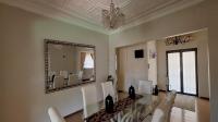 Dining Room - 18 square meters of property in New Redruth