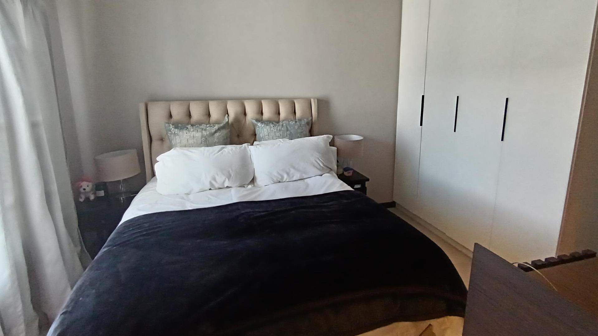 Bed Room 1 of property in Overbaakens