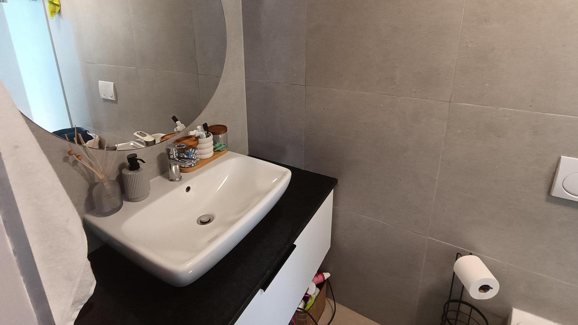 Bathroom 1 of property in Overbaakens