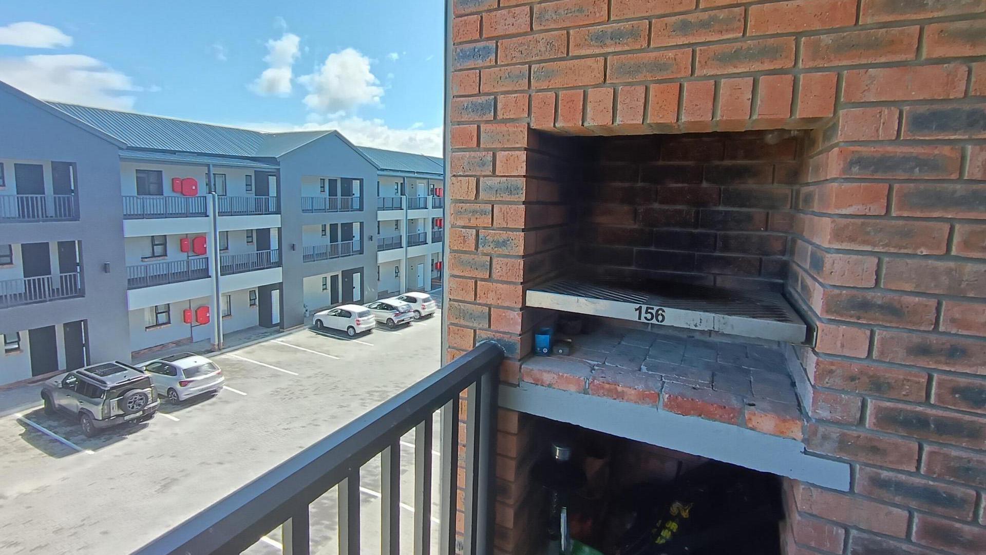 Balcony of property in Overbaakens